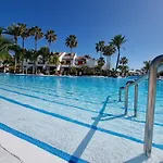 Studio Apartment No 1 Directly On The Beach And Sea, Terrace, Heated Pool, Wifi