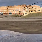 Surfers Nest El Medano