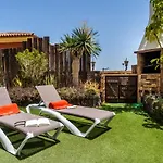 Deluxe Villa Bella Vita Air Con & Heated Pool, Tenerife South