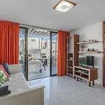 Bungalow -2 Minute From The Beach.