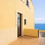 Live Faro Poris House
