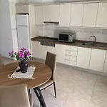 Comodoro, situado en frente del mar