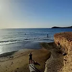 alquilaencanarias El Medano Ladera, near the beach