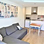Spotless South Facing Apartment With Pool View And Wifi Heart Of Las Americas
