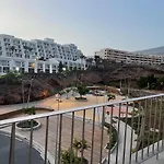 Ocean Garden Sunset Apartment - Heated Swimming Pool Free Wifi