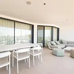 Infinity 0-8 Luxe Sea View 2B