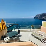 Magnificent Apt. With Sea View, Cliff & Marina