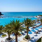 Big Property By The Beach And Natural Pool