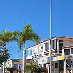 Las Flores Studio 1