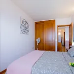 Front Line Ocean View 2Bed Wi-Fi Your Holiday Home