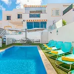 Luxury House With Private Heated Pool, Bbq And Private Parking