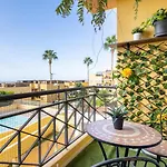 Home2Book Cozy Apartment Parque La Reina, Pool
