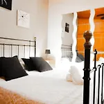 Nue Apartment