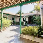Detached Villa With Garden, Heated And Private Pool, Sea View, Parking Free