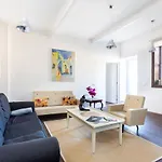 Detached Villa With Garden, Heated And Private Pool, Sea View, Parking Free