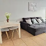 Spacious Chalet Next To The Sea - Airport