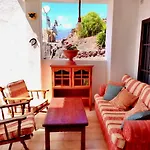 Family Apartment Close To The Sea