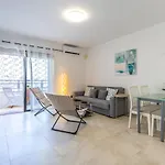 Modern 2-Bedroom Apartment With Stunning View