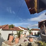 Villa-Sleeps4-Parking-Garden-Pool-Nearairport
