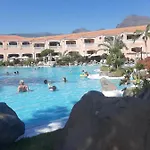 Spacious House With Sea Views And Pool
