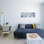 Cozy Apartment With Seaview And Parking