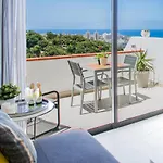 Cozy Apartment With Seaview And Parking