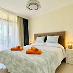 Sunset Apart, Large Terrace, Pool, Best Location!