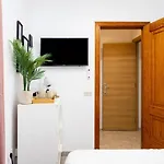 Eden Rentals 101 Surfy Stylish Bed&Coffee Room