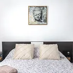 Apartamento En Barrio Tipico: Experiencia Local.