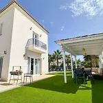 Villa De Lujo Con Piscina Privada En Costa Adeje