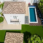 Villa De Lujo Con Piscina Privada En Costa Adeje