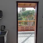 Habitacion Con Balcon Y Banos Privados.