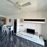 2 Bedroom Apartment In Castle Harbour C205