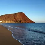 Encantador Estudio Con Terraza Privada Y Espectaculares Vistas Al Mar En Costa Del Silencio, Cerca De Los Cristianos