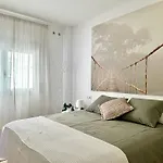 Pambnb - Cozy Refurbished City Center Apartment