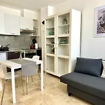 Pambnb - Cozy Refurbished City Center Apartment