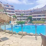 Lovely Apartment Top Views, Heated Pool, Great Location