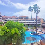 Lovely Apartment Top Views, Heated Pool, Great Location