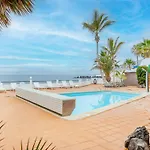 Spacious Apartment With Breath-Taking Ocean Views, 13
