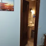 Los Cristianos Centro, Room With A Private Bathroom In Shared Apartment