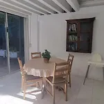 Bungalow En Las Americas