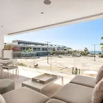 Infinity 0-8 Luxe Sea View 2B
