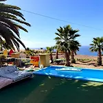 Adeje - Twinfin Hostel & Surf Yoga Camp