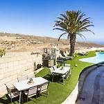 Oasis Tenerife Rentals Con Piscina Climatizada, Cocina Exterior Y Barbacoa