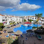 Sunny Oasis Amarilla Golf