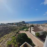 Alquilaencanarias-Medano Los Martines Beachfront A