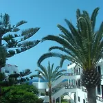 Coastside Apartment, Amarilla Bay