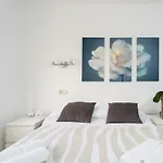Apartment Paradise Court