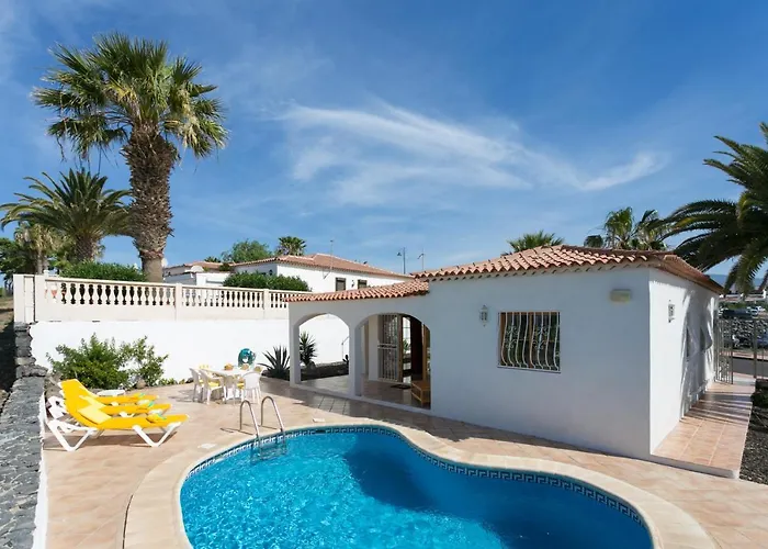 Casa Amarilla Sunny Holiday Home With Heated Pool