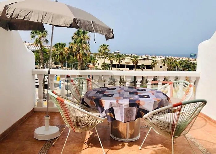 Stylish And Private 1 Bed Apartment In San Eugenio
